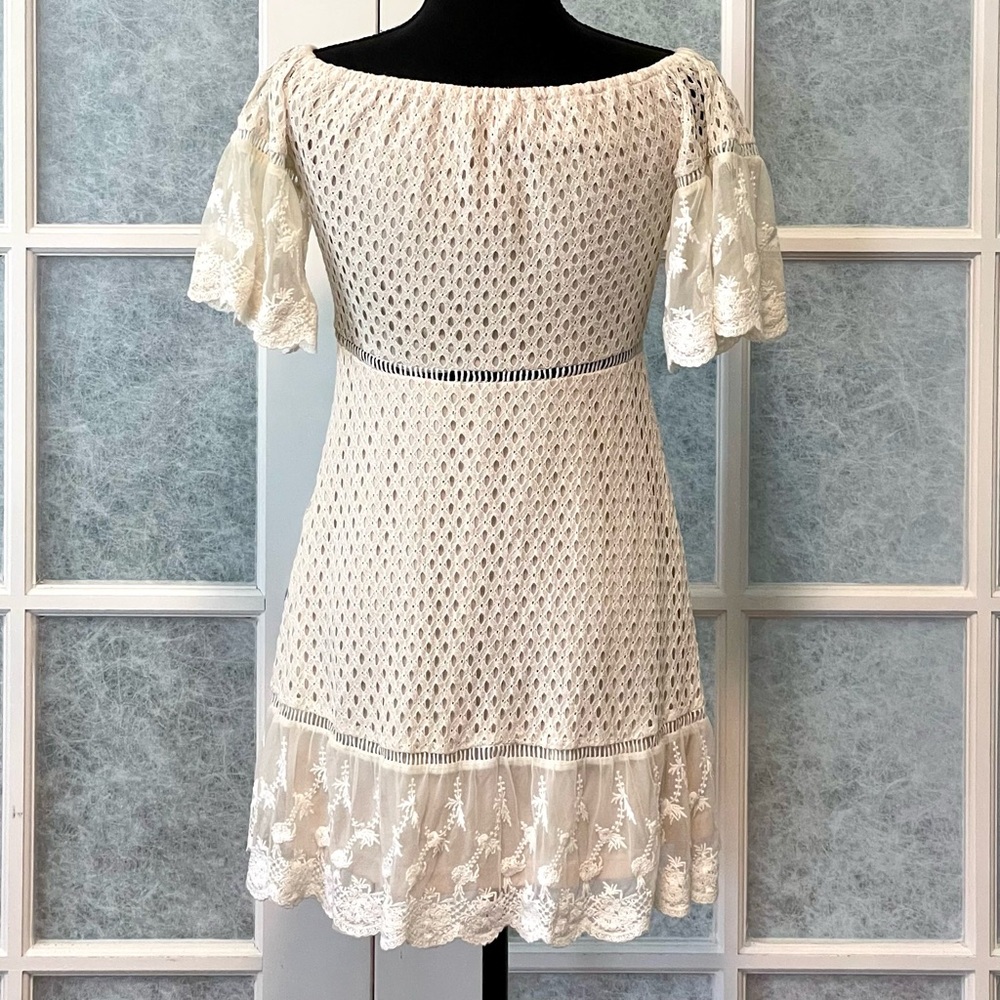 Listicle Size Small Off-The-Shoulder Open Weave Dress Lace Bell Sleeve Cream - Picture 6 of 14